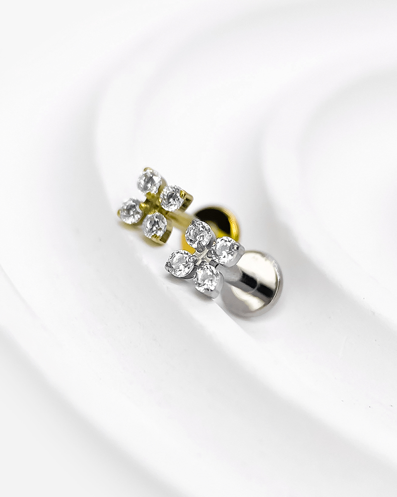 Piercing Labret com Mini Flor de Zircônias - Titânio - Loka do