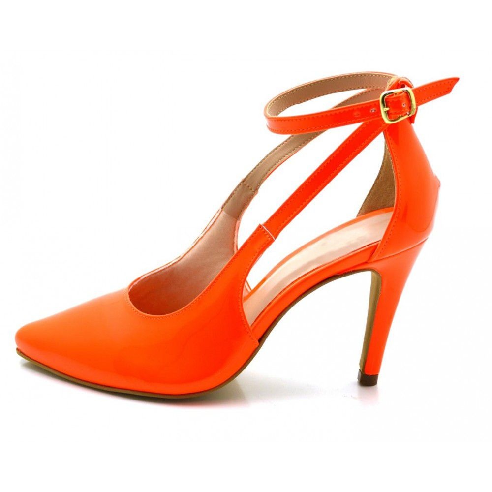 scarpin laranja verniz