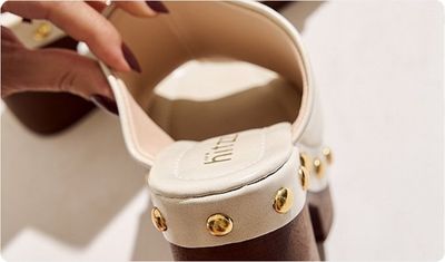 Detalhes Tamanco Aiko Off White