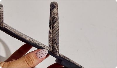 Detalhes Rasteira Ana Cobra