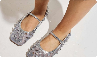 Detalhes da Sapatilha Blair Prata com aplicações metálicas