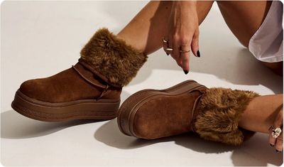 Bota Feminina Andy Peluciada Camel