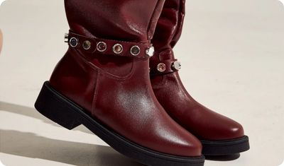 Salto baixo Bota Amora Bordo