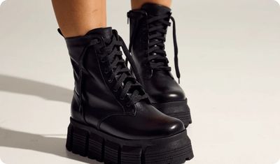 Look com Bota Coturno Julieta Preta