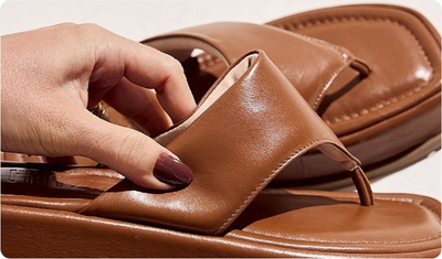 Design flip flop Chinelo Flatform Búzios Camel