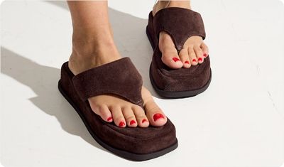 Chinelo Flatform Búzios Camurça Marrom