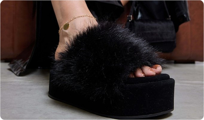 Detalhes do Tamanco Fifi Preto