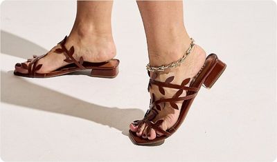 Rasteira Hani Camel Look Versátil