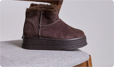 Detalhes da Bota Hiori Marrom