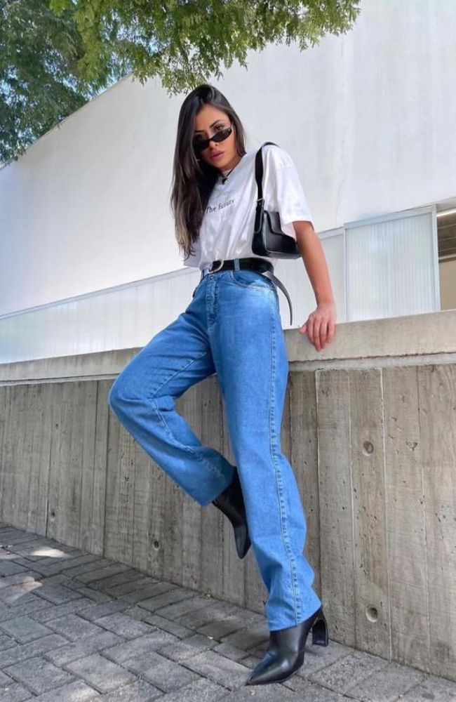 Jeans Claro com Bota Cano Curto