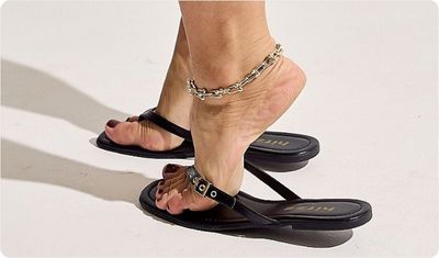 Rasteira Juli Preta Look Versátil