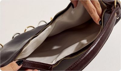 Detalhes Bolsa Kuromi Marrom