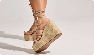 Sandália Laika Bege Look Versátil