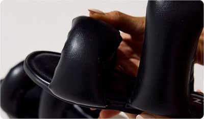 Detalhes Flat Lala Preta