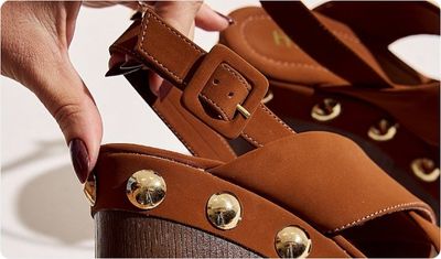 Estilo Sandália May Camel