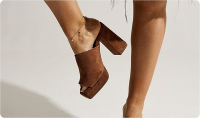 Tamanco Nísia Camel Look Versátil