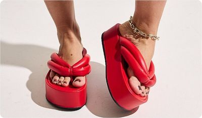 Detalhes Chinelo Sakura Vermelho
