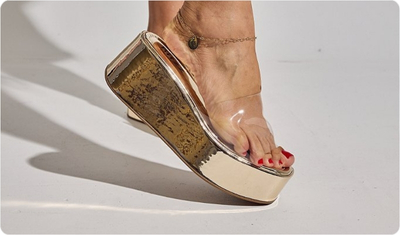 Tamanco Adele Dourado Look Versátil