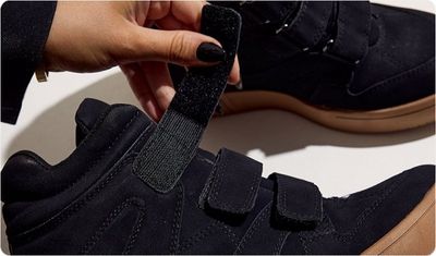 Detalhes Tênis Suki Preto