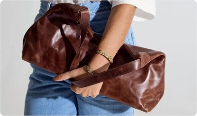 Detalhes Bolsa Isla Marrom