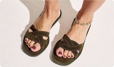 Estilo Rasteira Yumi Verde Militar