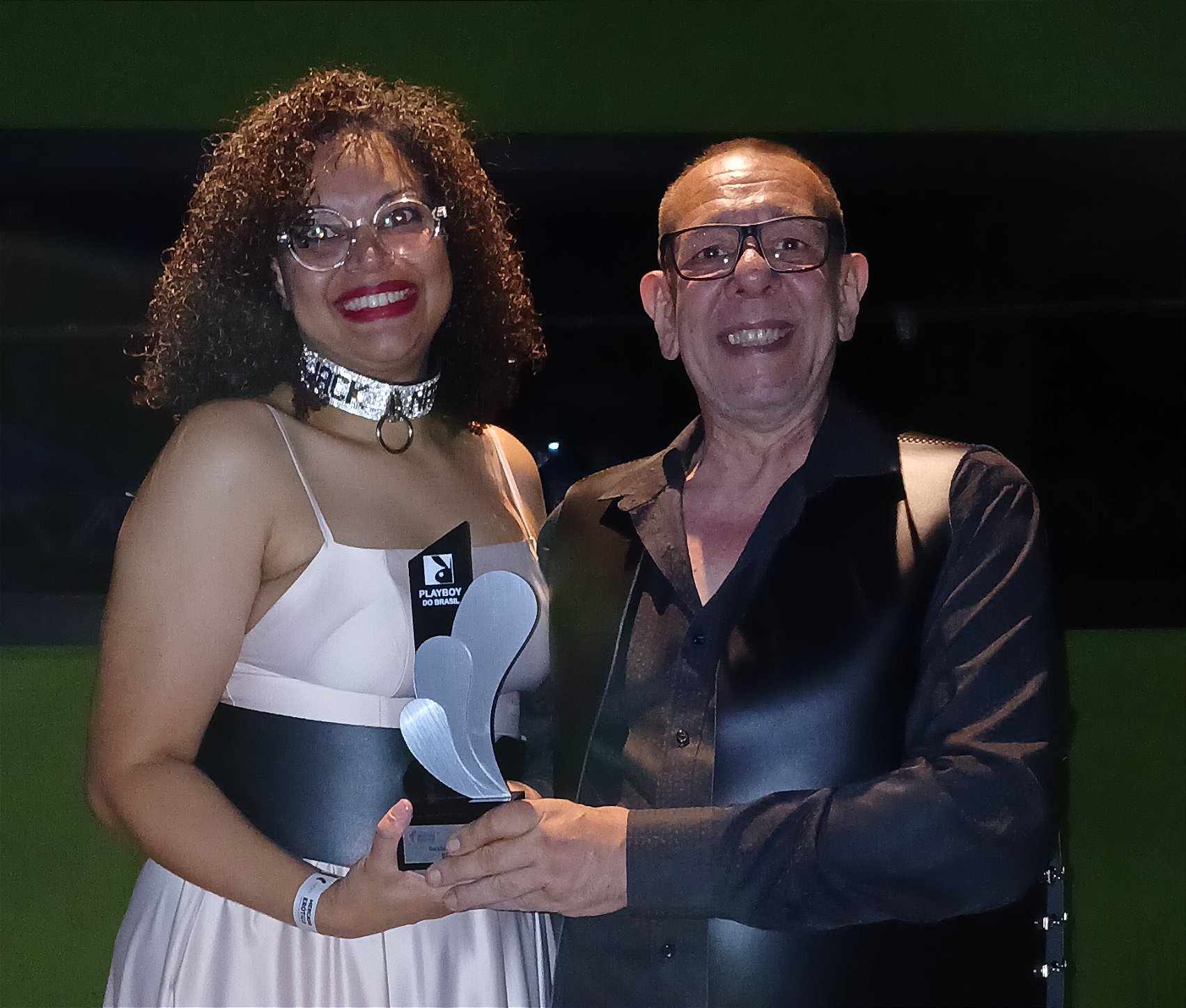 Troféu do Prêmio Mercado Erótico recebido pela BDSM Luxury