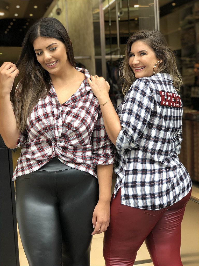 calça disco com blusa xadrez
