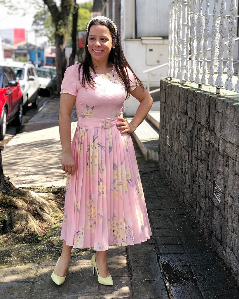 vestido floral plissado